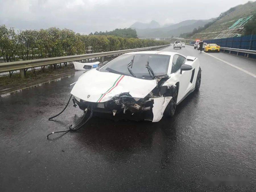 案例警示丨路面湿滑还超速行驶 兰博基尼撞向护栏