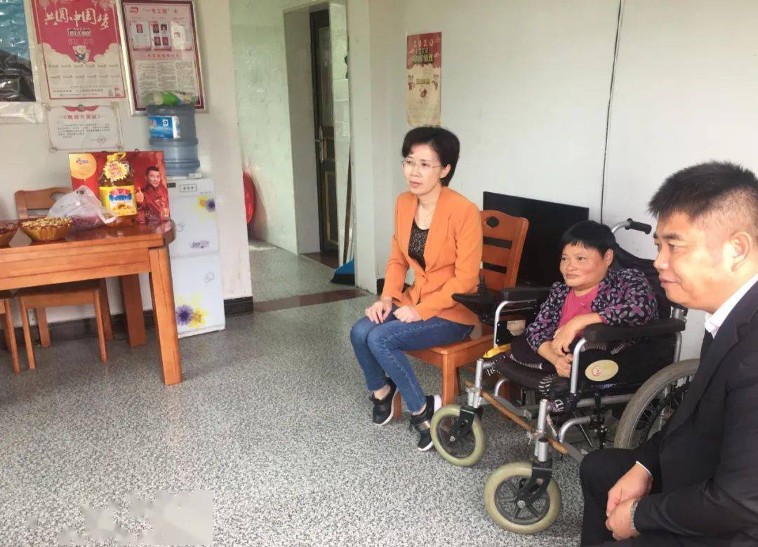 陈文华到分宜县操场乡上松村走访慰问贫困户