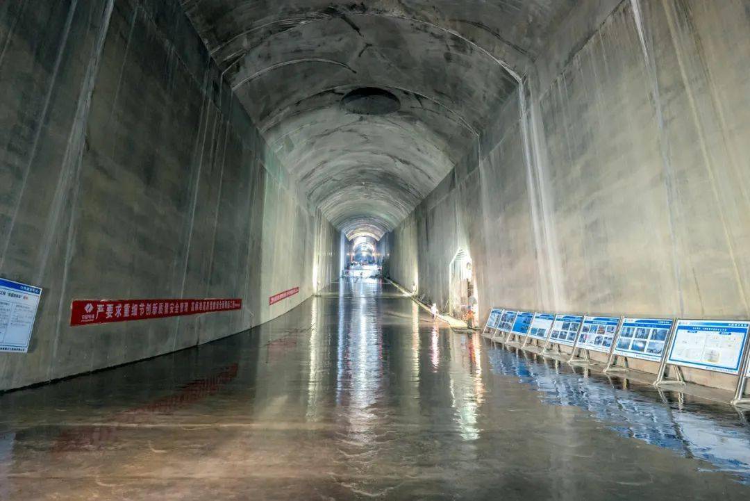 白鹤滩水电站泄洪洞镜面混凝土背后的关键技术