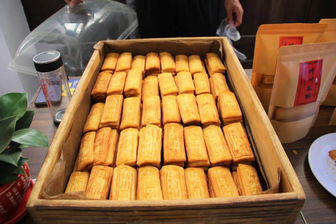 山西可以说是"将面食发挥到极致的地方"忻州更是如此"瓦酥",其质酥沙