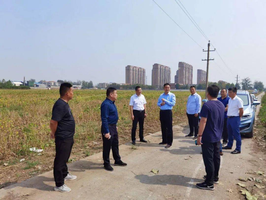 大周产业集聚区党工委书记姜峰现场督导重点项目建设工作