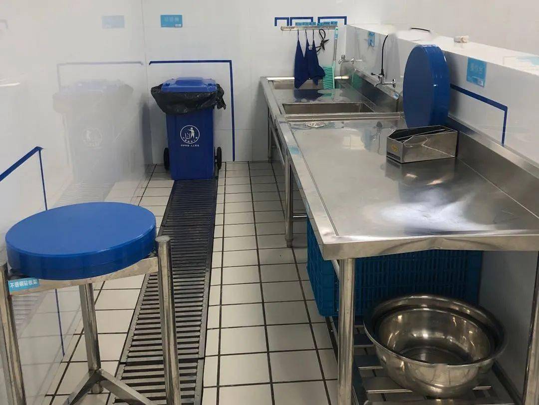 张家港学校食堂后厨"亮"给你看!