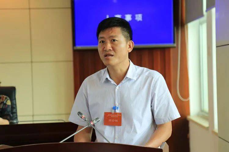 副主任刘慧义,王祥建,张秀颜,林志刚等25名常委会组成人员出席了会议