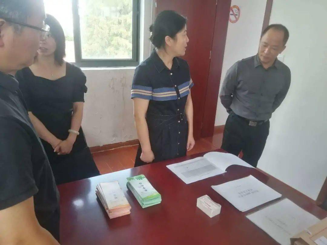 区府办副主任黄超,区退役军人事务局副局长周伟明等一行来到港西镇