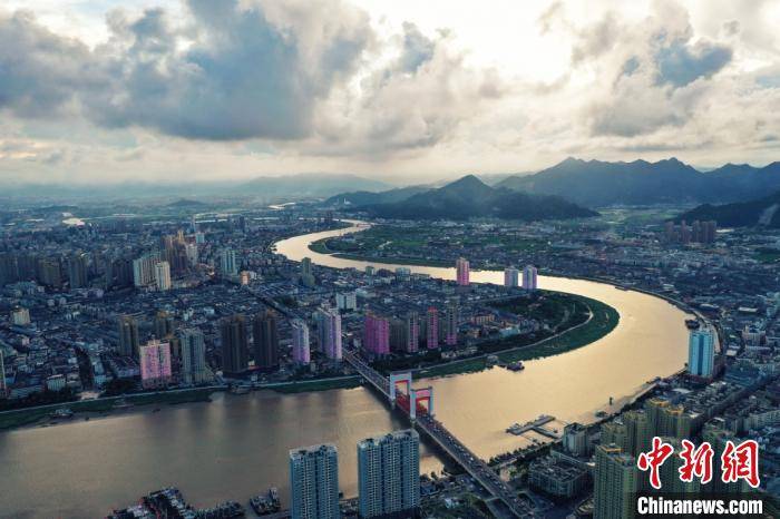 “中国第一座农民城”浙江龙港周年记：改革一直路上_市人民政府