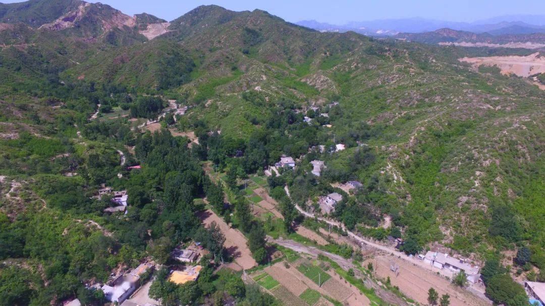 老照片里寻乡愁阜平搬迁村航拍照片系列之城南庄