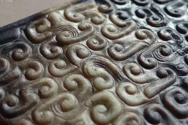 变幻有序99春秋螭龙纹