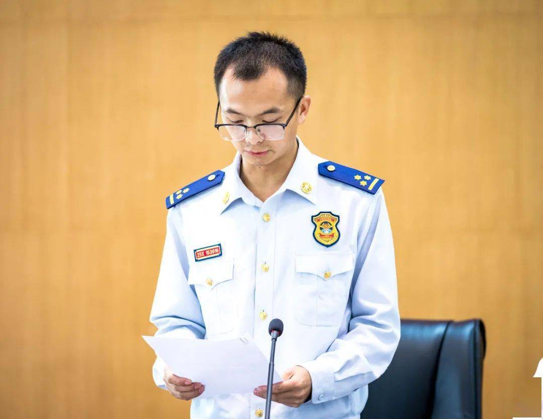 楚雄州政府副州长李林波,副秘书长李永军出席会议