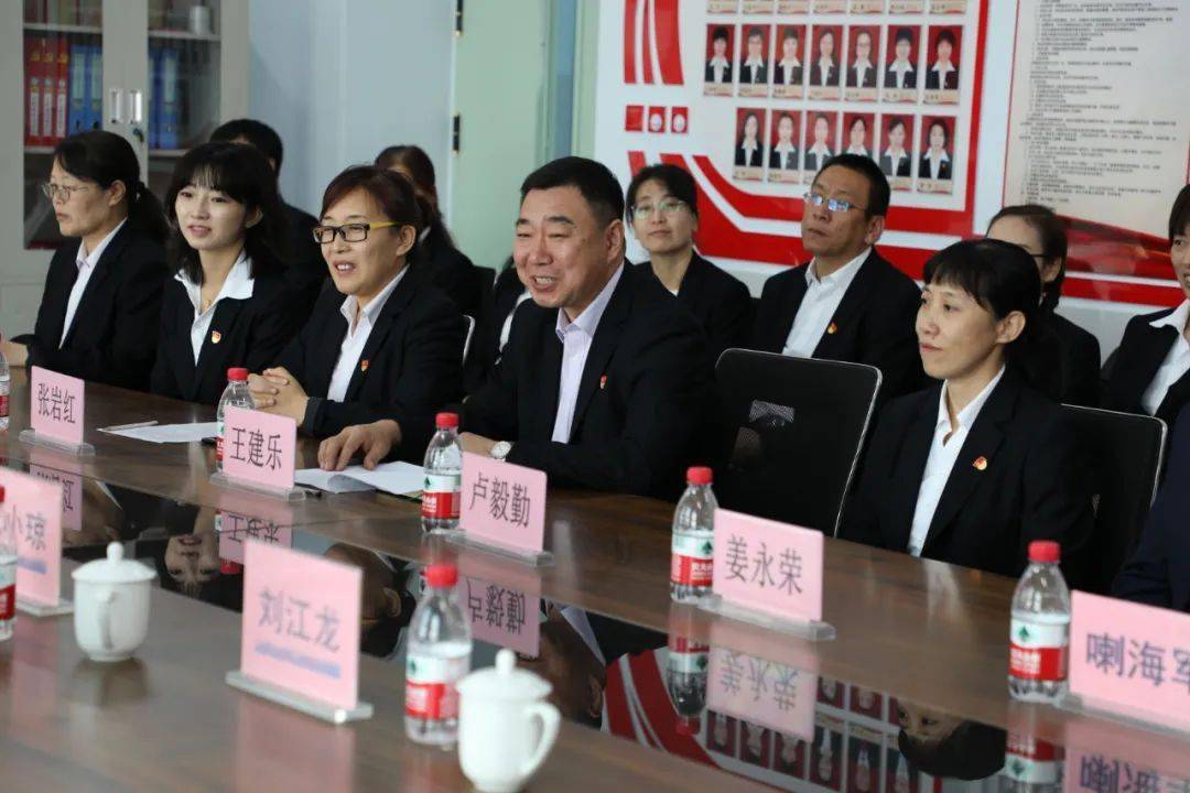 晟佳集团捐赠建国街小学计算机教室