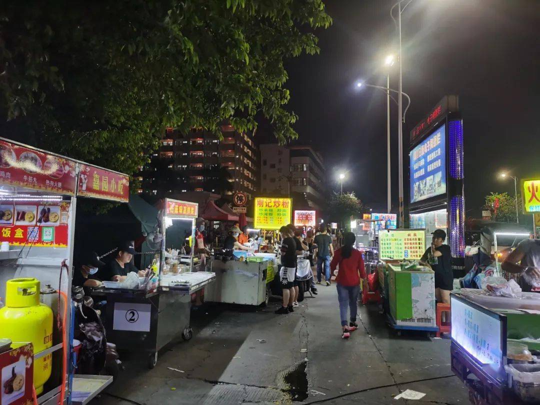 湛江东盟城美食街图片