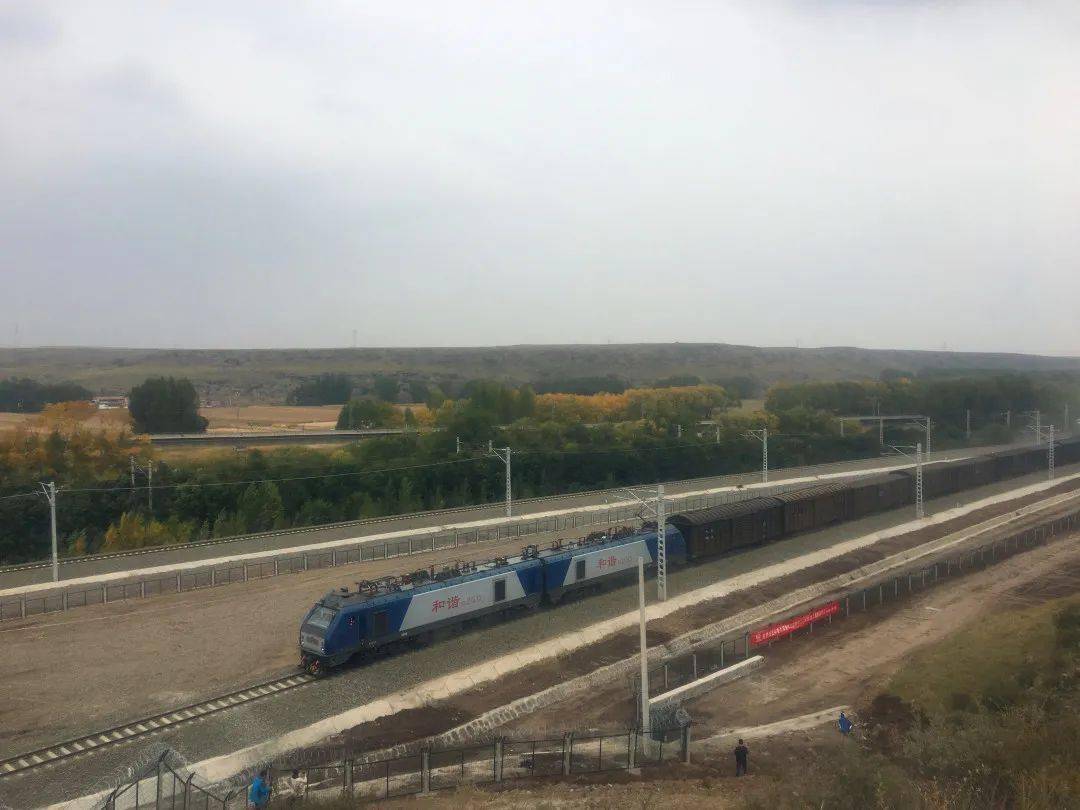 这条铁路线运能将提升30%_唐呼