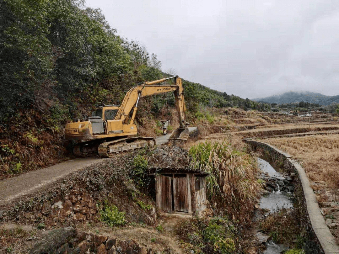 消薄路上谋实举结对扶贫展新颜