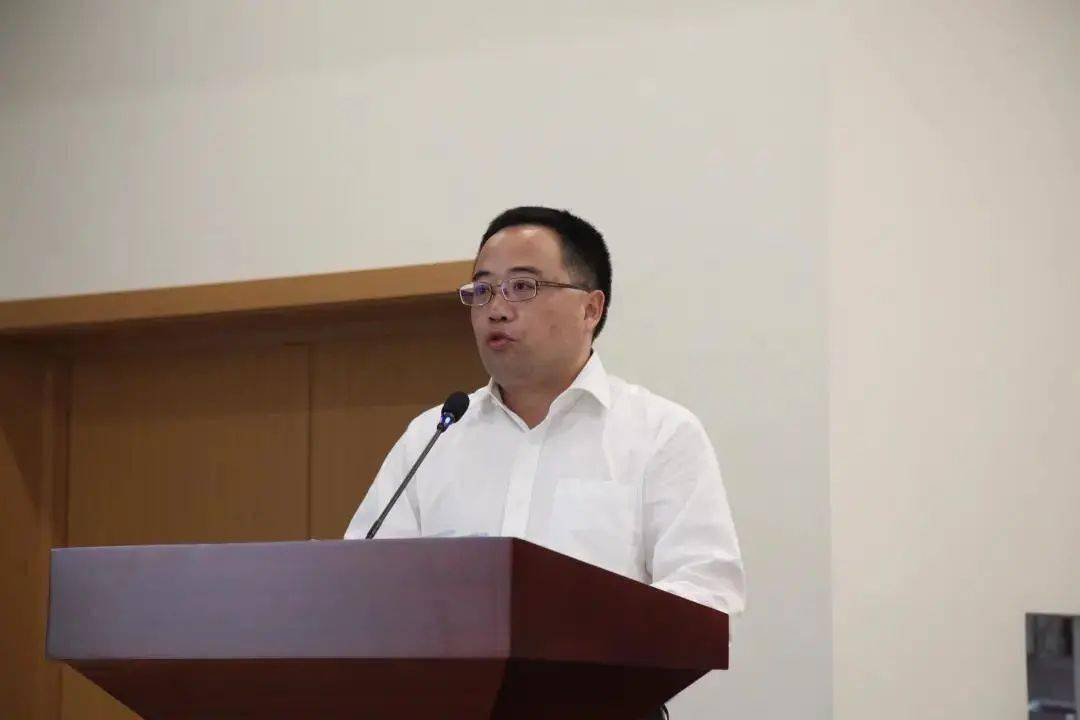 桐庐县统计局党组书记,局长刘建钟