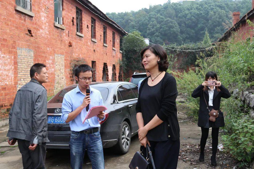 徐卿局长带队与民宿专家一行考察濂溪区庐山市民宿的起源和发展