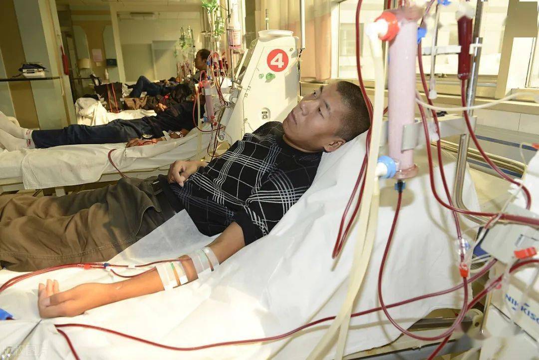 一发现就是慢肾衰或尿毒症,可惜:不少肾友是这样被误了的!