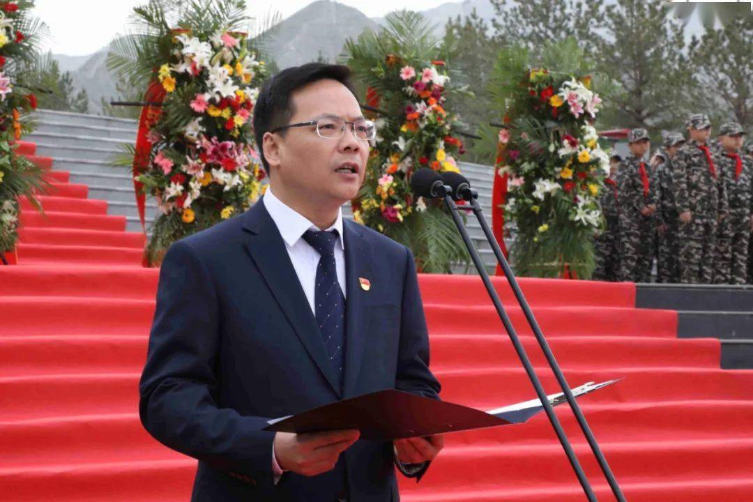 向英雄致敬乌海市举行烈士纪念日活动