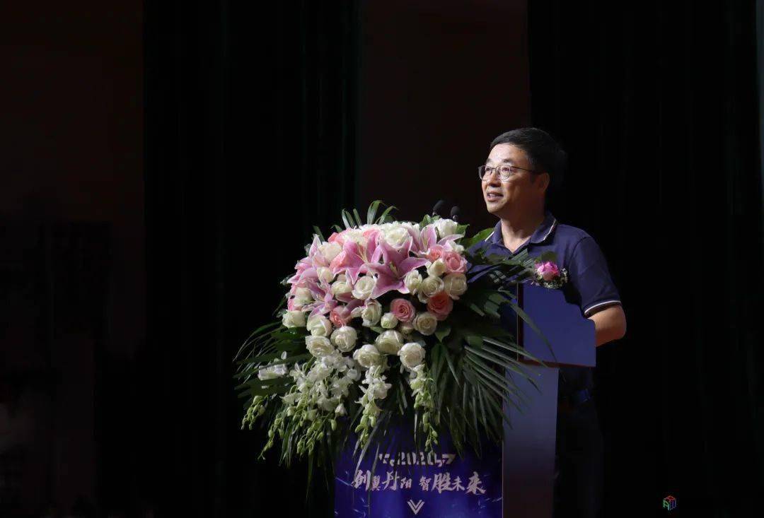 丹阳市人力资源和社会保障局副局长,人才流动服务中心主任唐辉,丹阳