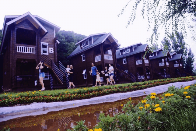 国庆省内亲子1夜宿星空房北欧花园别墅周村古城体验琉璃制作潭溪山大