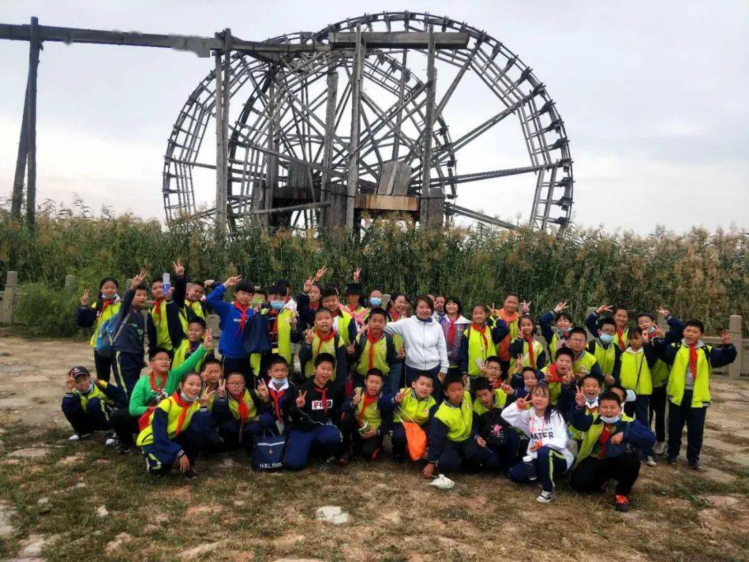 求索于自然行走于秋日兴庆四小研学旅行走进鸣翠湖