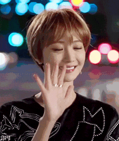 《她很漂亮》当中的短发造型成为很多人心中的短发女神