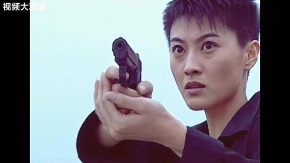 警中英雄持枪歹徒伪装成公安人员潜逃暴露后还这么嚣张