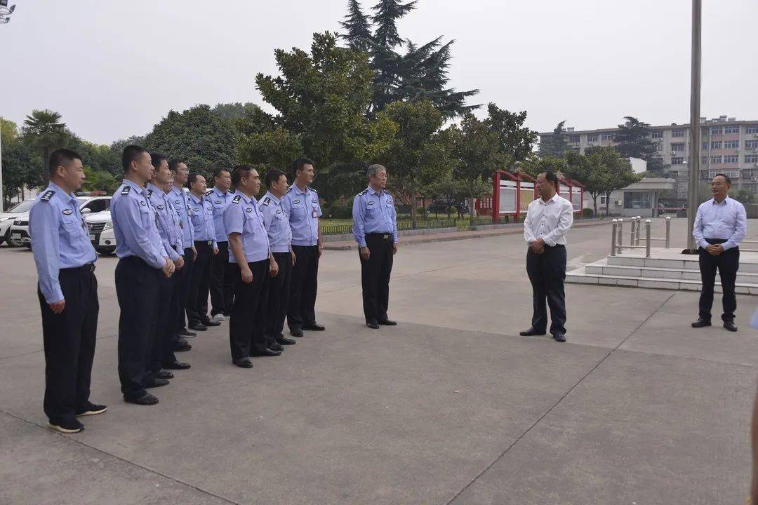 洛阳市司法局党组书记局长白剑国庆中秋前夕到市属强制隔离戒毒所看望