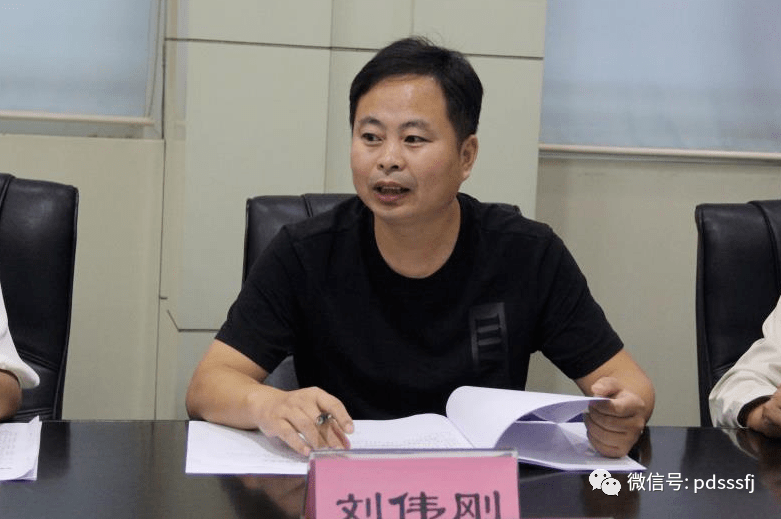 我市人民监督员参加检察机关相对不起诉案件公开听证会