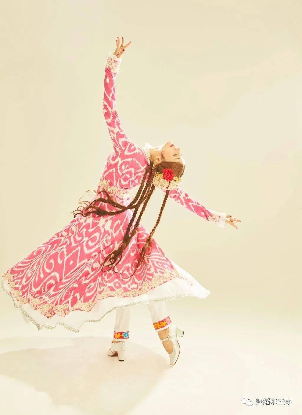 维吾尔族舞蹈图片超级美啊超级美啊超级美啊