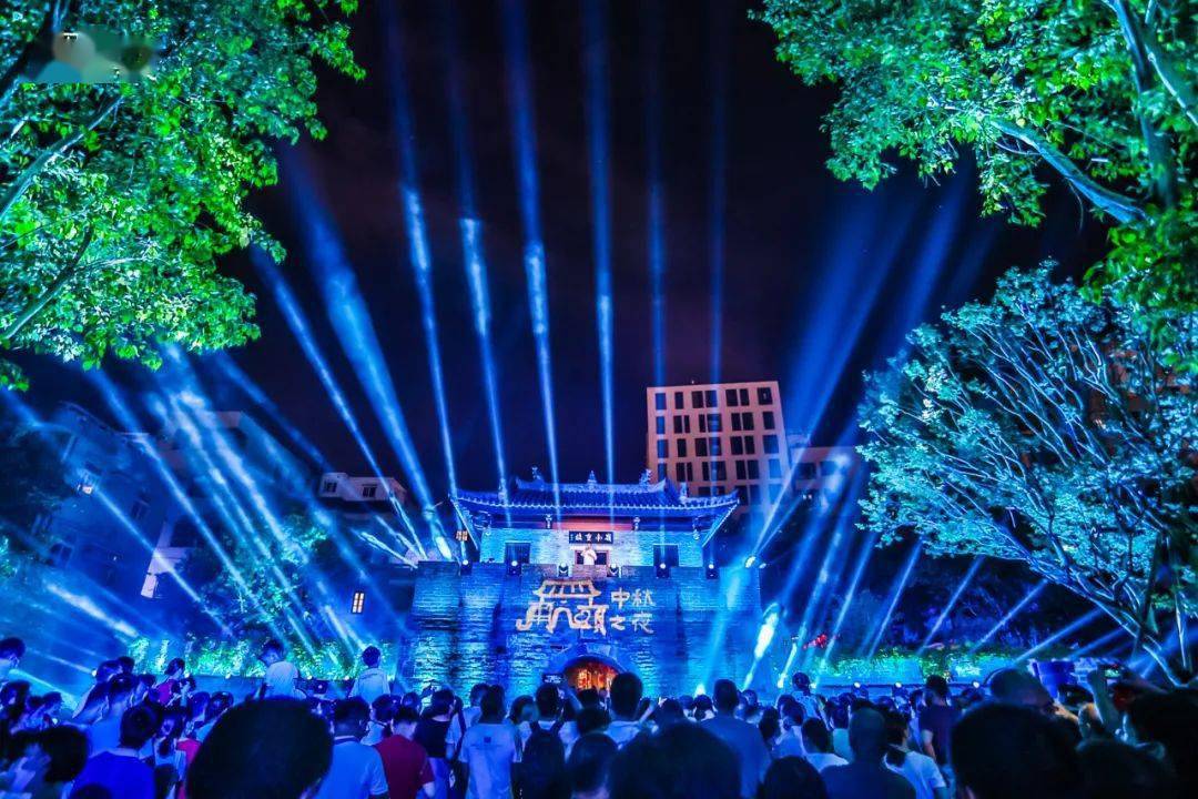 穿越千年时光南头古城上演灯光秀华丽炫彩度中秋