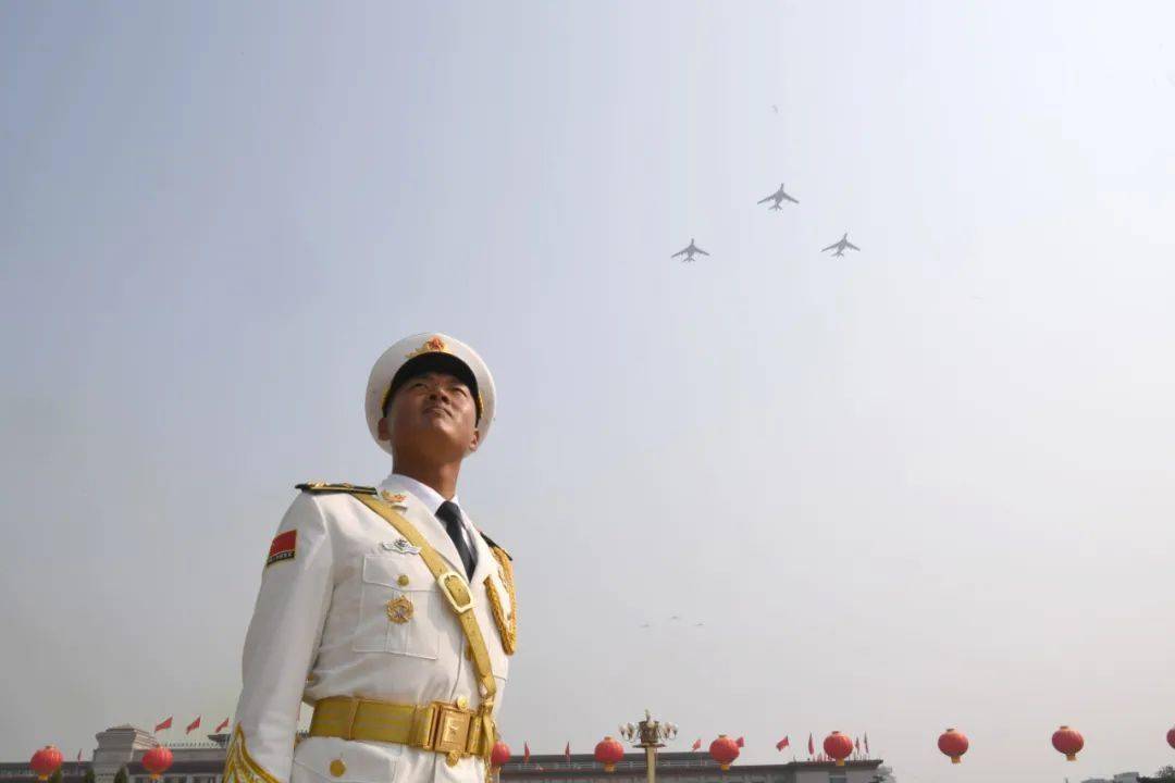 "我爱你,中国!"深情地说一句:生日快乐!