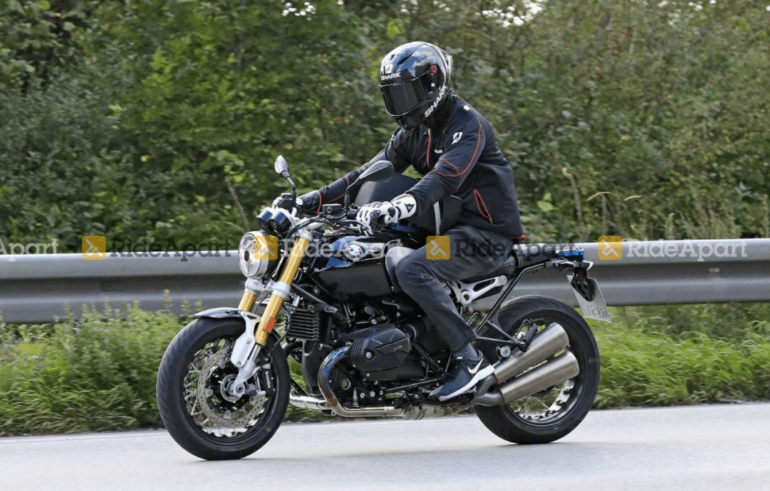 宝马2021款公升复古拿铁谍照曝光,动力不变外观延续