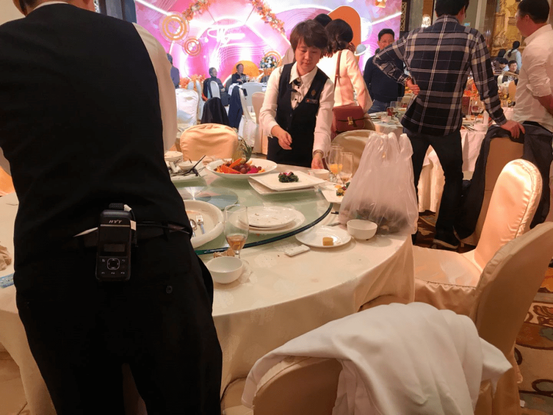 浪费可耻节约为荣响应光盘婚宴打包渐成潮流