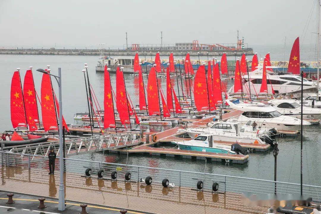 "为祖国升帆,为希望护航"活动在西港花园举行_帆船