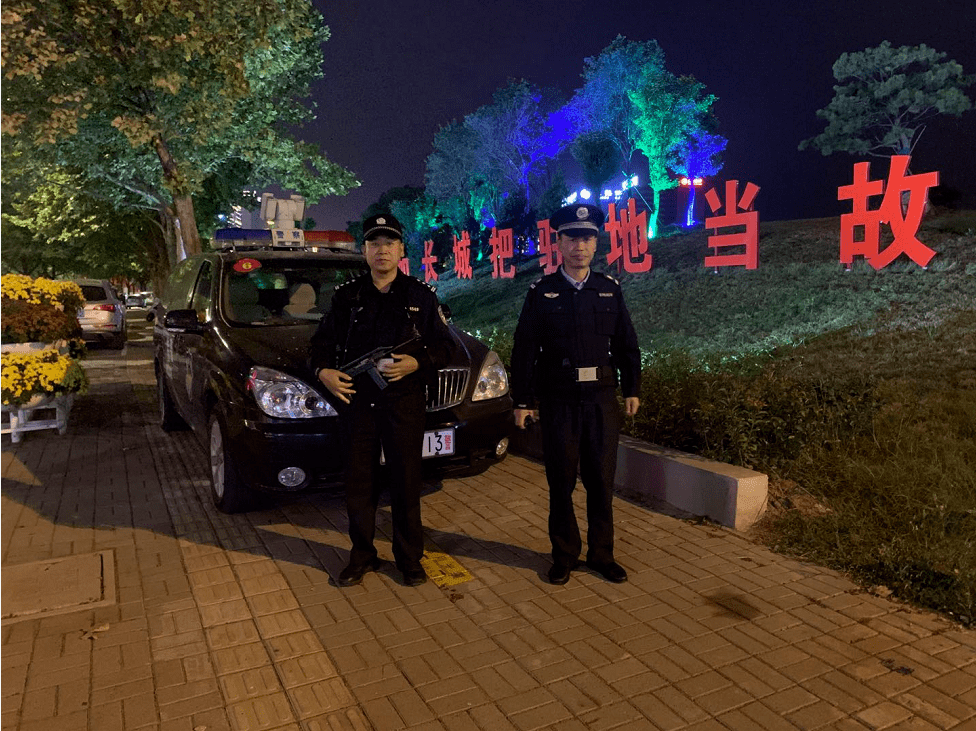 警察夜生活照片流出