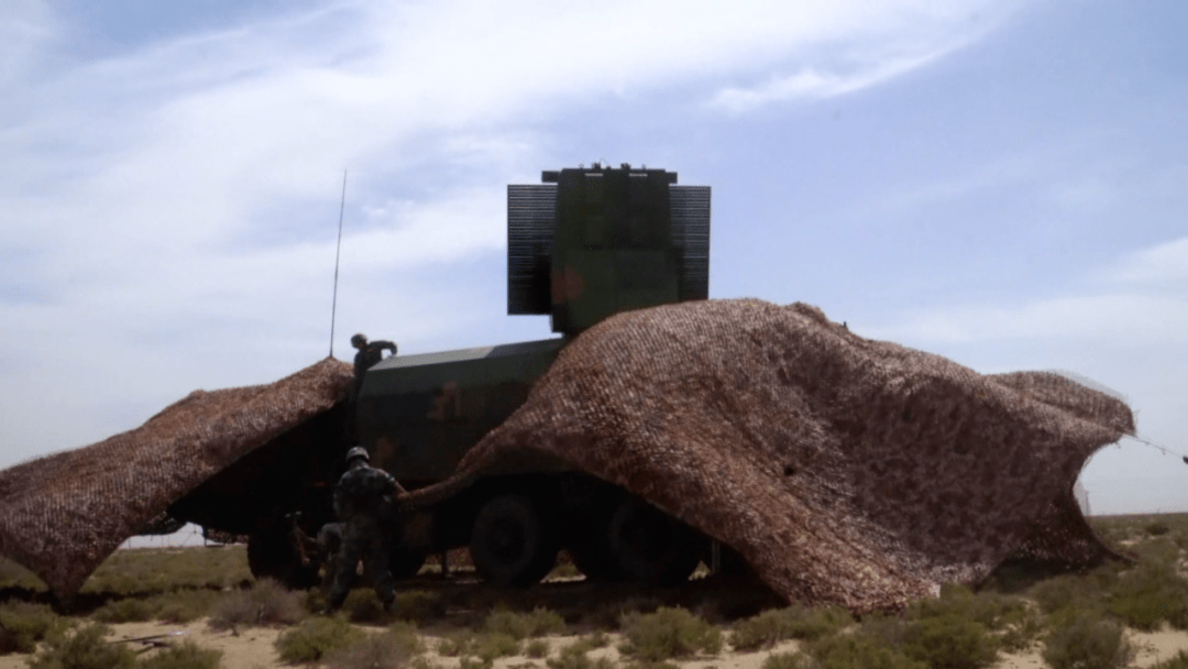 【祖国 我在战位守护您】西北大漠 防空兵构设立体火力网