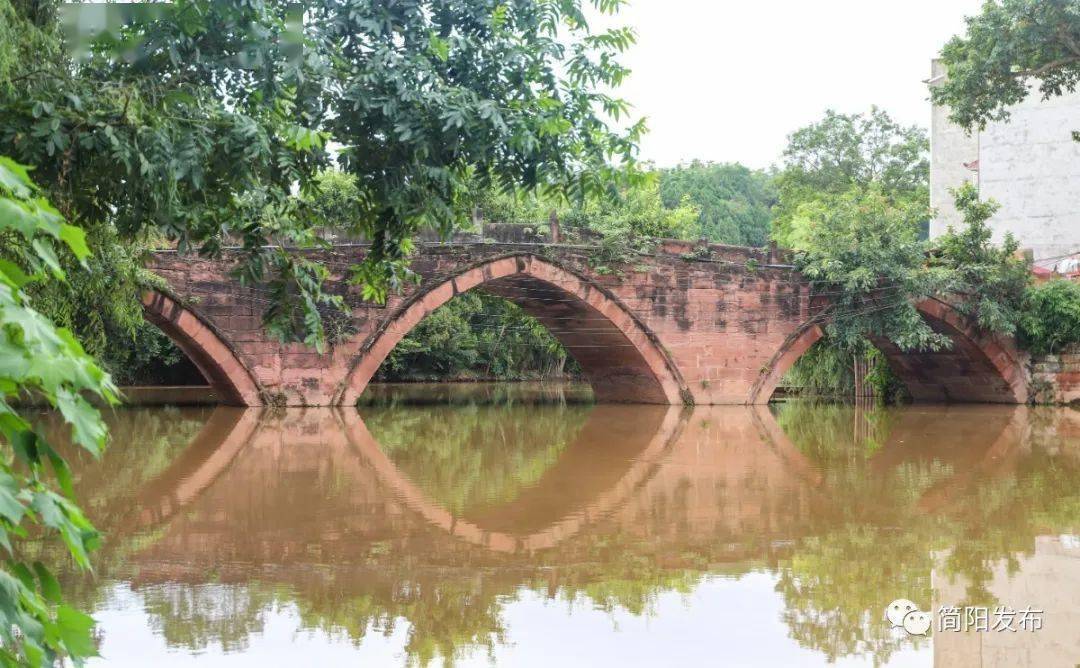 镌刻历史,见证未来.