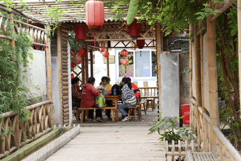 吃农家饭,住农家院,干农家活……这个十一假期,湖滨区周边的田园