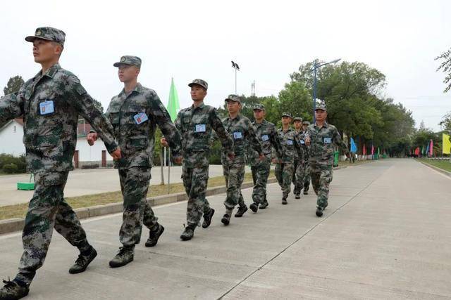 广西柳州新兵训练基地图片