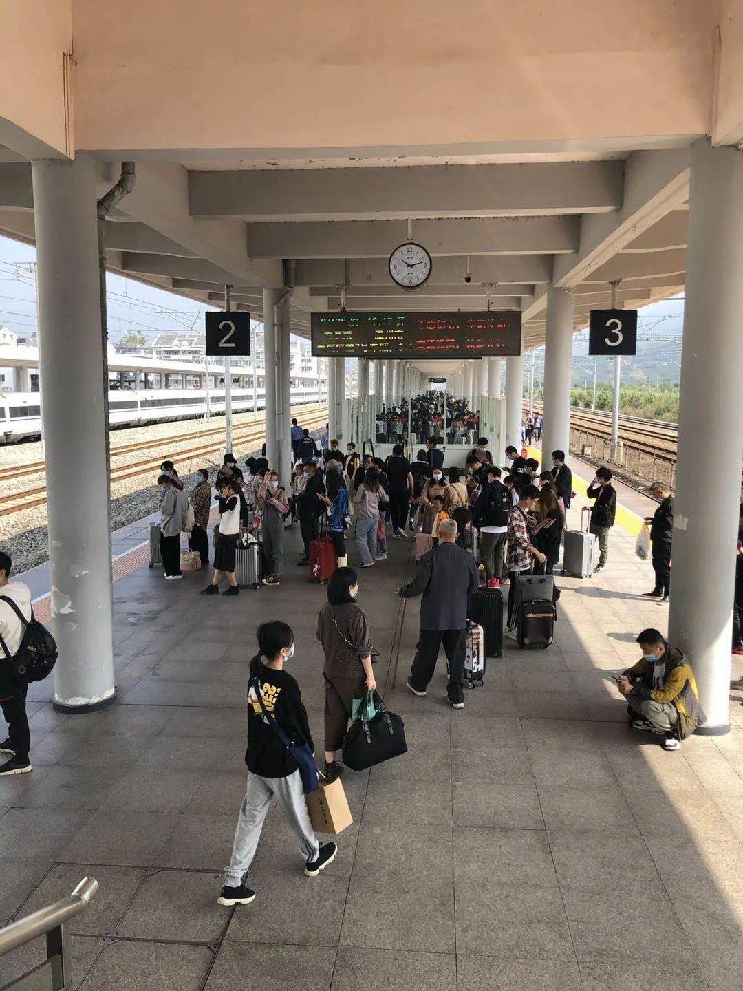 又到返程离别时丽水人一边是心塞一边是路堵