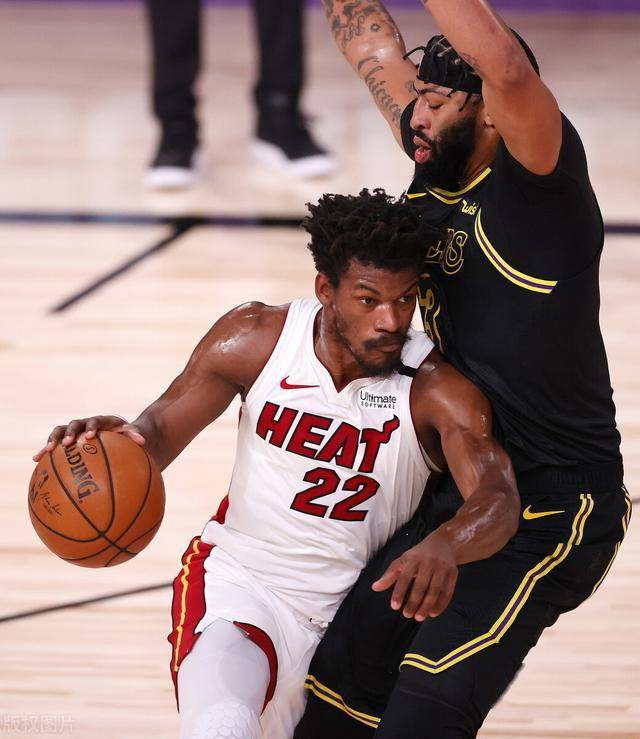 巴特勒生涯前四场总决赛场均275分10助攻历史唯二