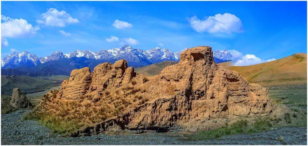 乌鞘岭长城:岭上烽台思汉月