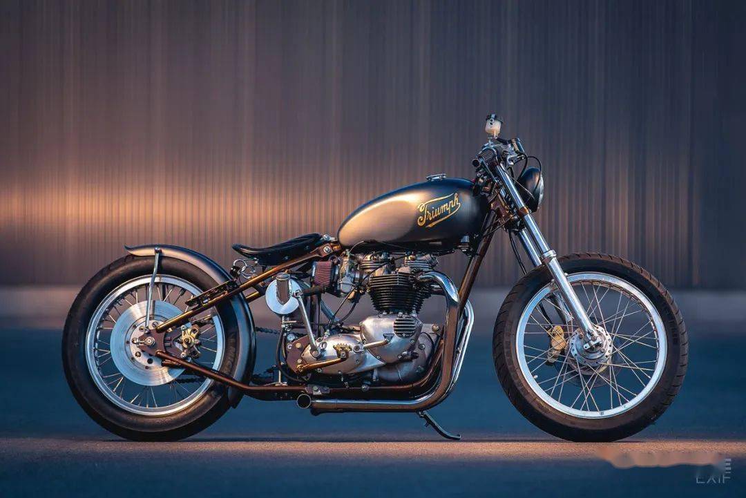 纯粹古典之美:triumph bonneville bobber | 每日一车