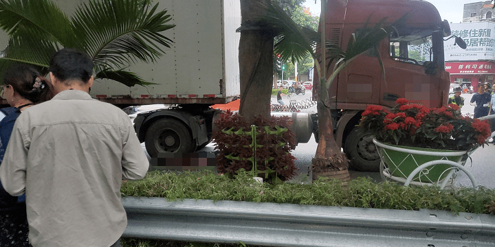 阳江三环路车祸2人当场身亡