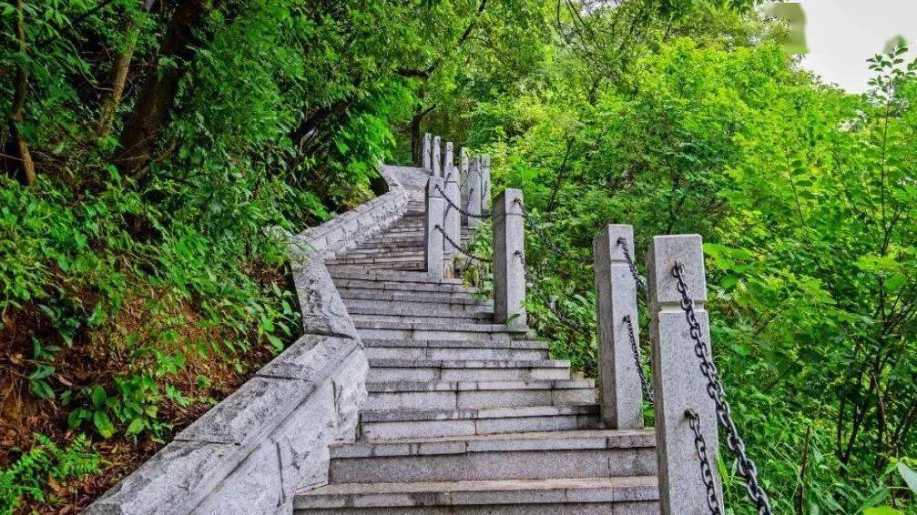 西樵山登山大道图片