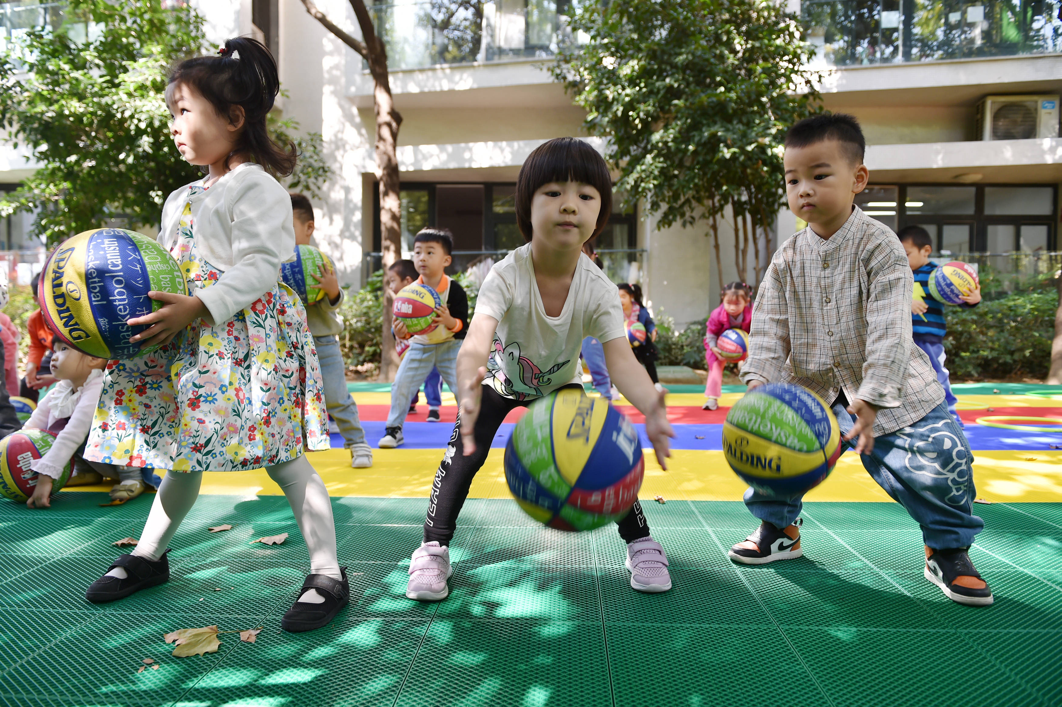 江苏南京:校园里的多彩运动