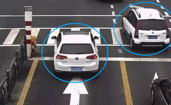 这时候就不要再继续前进了!否则就是"越线停车了"!