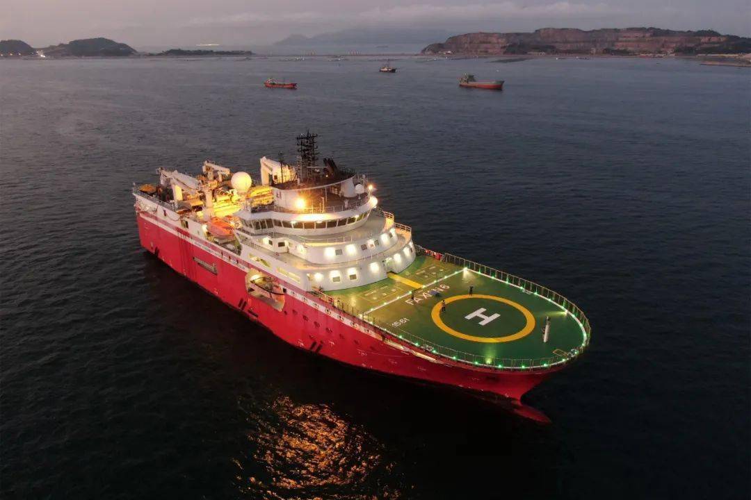 【电台】他以船为家,将最美的青春都献给了海洋油气勘探事业!