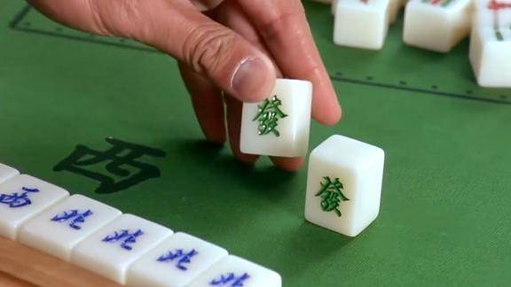呖咕呖咕新年财麻将菜鸟大杀四方自摸杠上开花这也太牛了