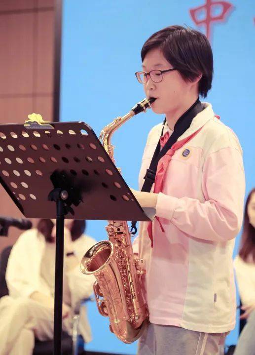 欣赏到了一场小型而精彩的音乐会,而且得以了解了中西乐器的历史渊源