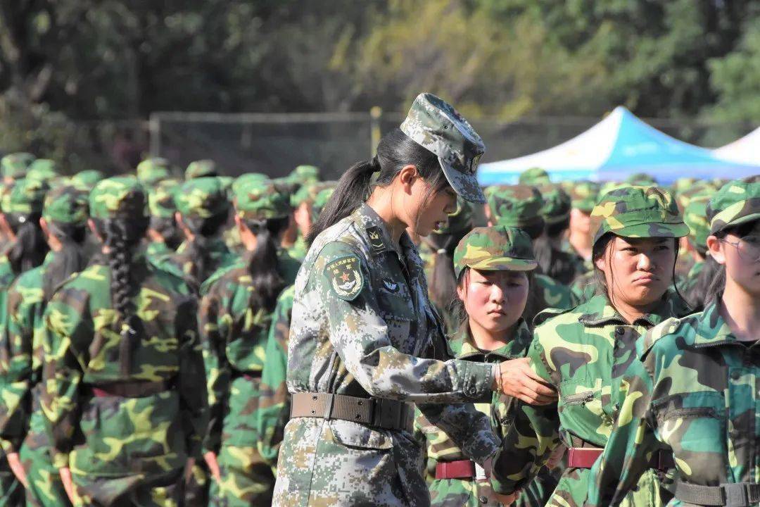 军训特辑 丨 最美女教官,巾帼青春显芳华